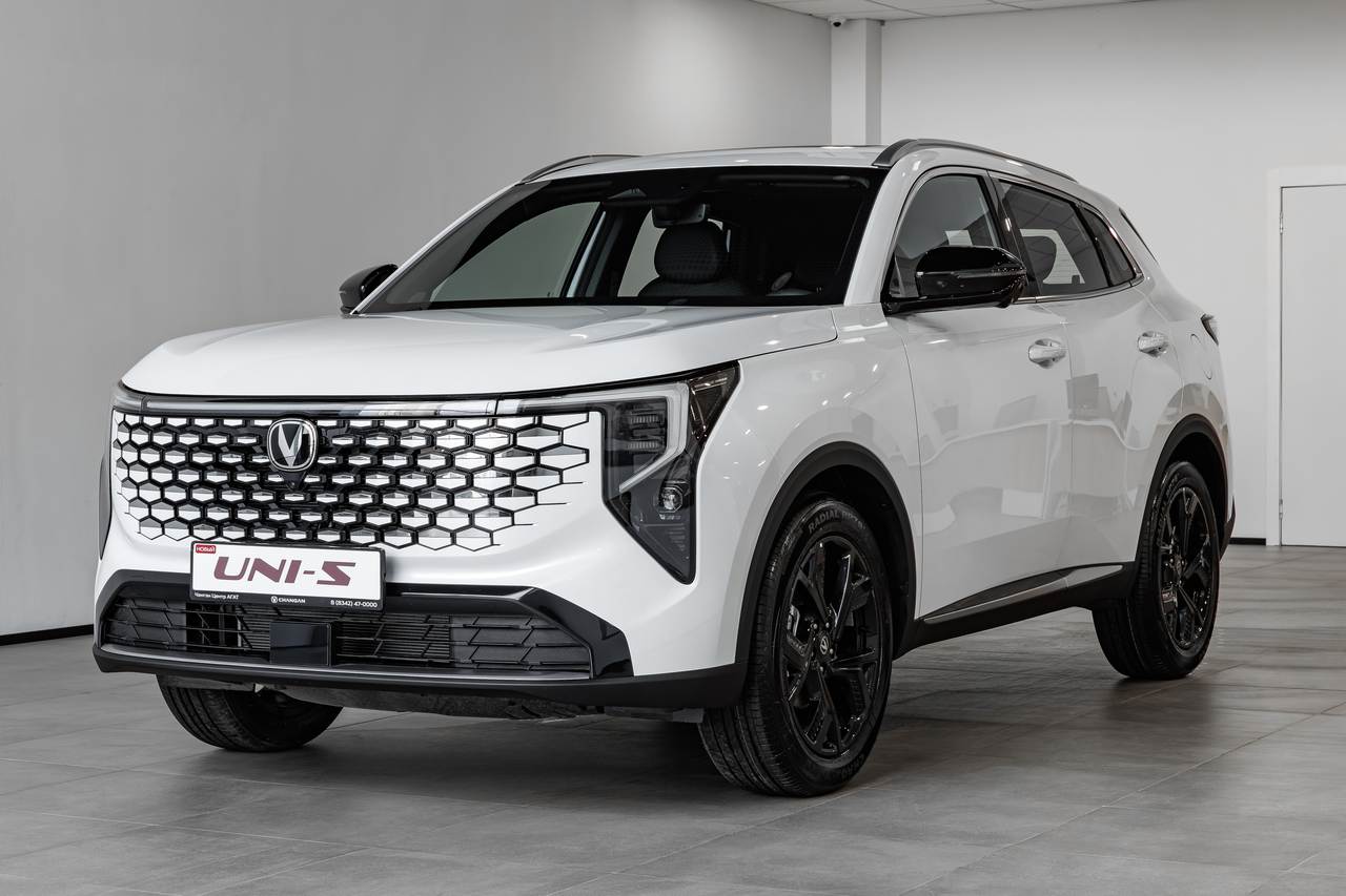 Changan UNI-S IV 1.5T робот. Люкс 181 л.с. полный привод 26 г.в