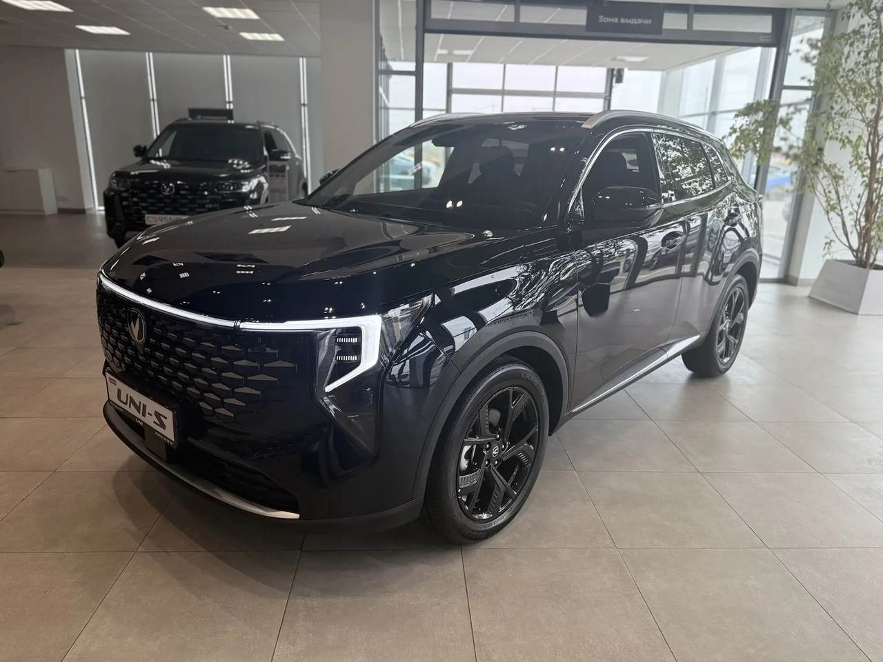 Changan UNI-S IV 1.5T робот. Техно 147 л.с. полный привод 26 г.в