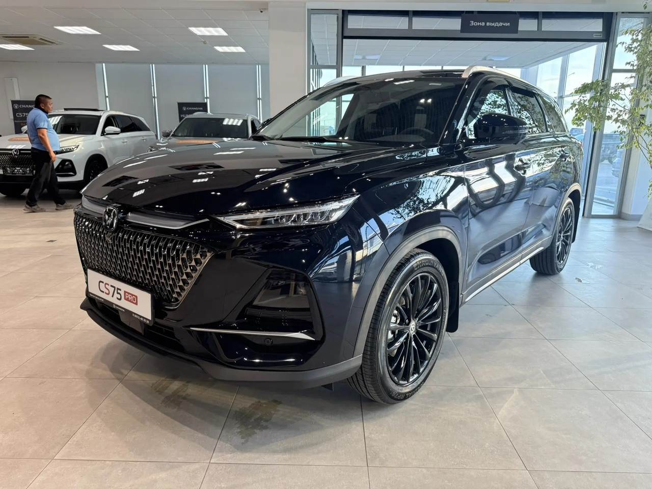 Changan CS75PRO 1.5T робот. Техно передний привод 7 мест 26 г.в.