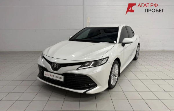 Toyota Camry 2020 года с пробегом 181 011 км, фото 1