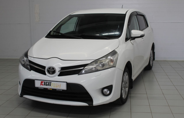 Toyota Verso 2013 года с пробегом 657 646 км, фото 1