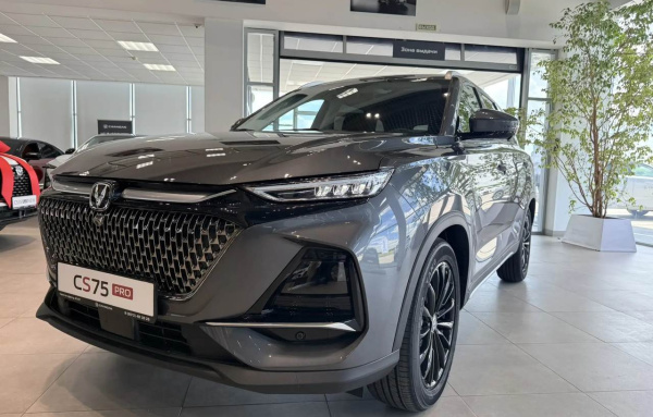 Changan CS75PRO 1.5T робот. Техно передний привод 5 мест 26 г.в.