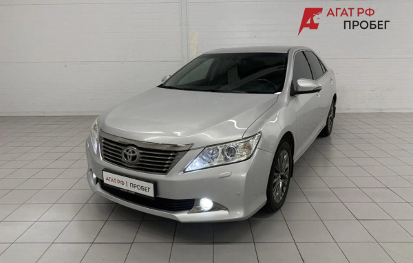 Toyota Camry 2013 года с пробегом 111 768 км, фото 1