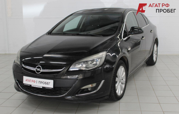 Opel Astra 2013 года с пробегом 201 857 км, фото 1