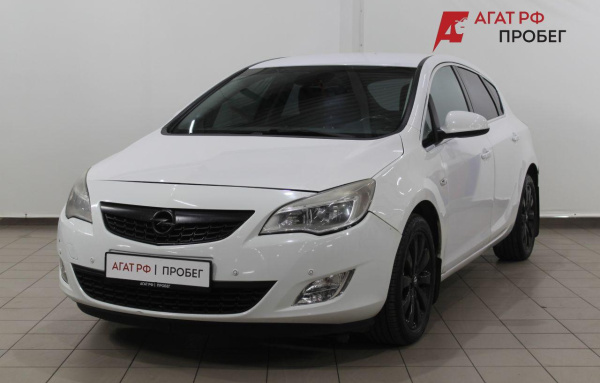 Opel Astra 2010 года с пробегом 145 120 км, фото 1