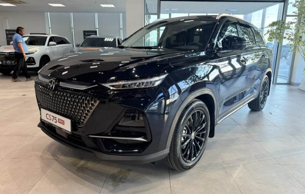 Changan CS75PRO 1.5T робот. Техно 147 л.с. передний привод 7 мест 26 г.в.
