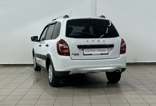 LADA Granta [Кросс] Cross 2023 года с пробегом 42 735 км, фото 8